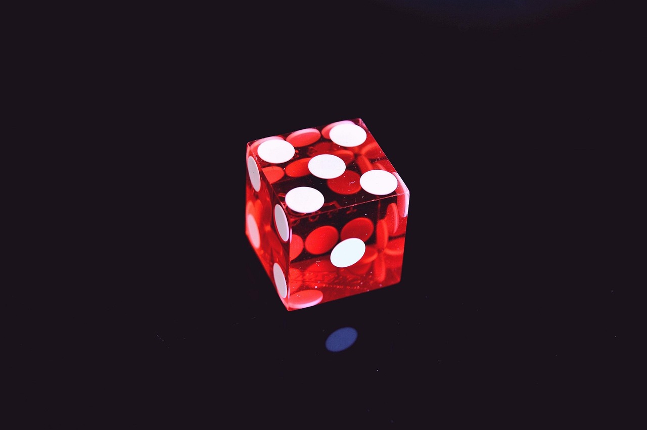 Slot Volatility, Poker Tells, and Betting Math: An iGaming Deep Dive